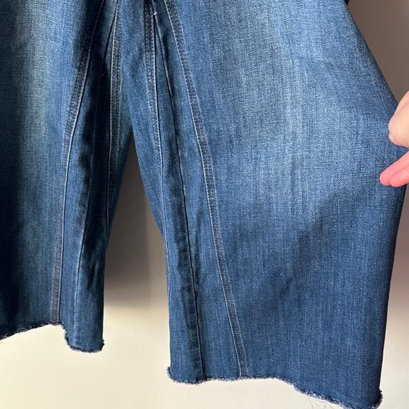 Chico's Perfect Stretch Wide Crop Jeans - Picture 3 of 6